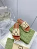 Projektant Slajd Kaptaki g Sandały Płaska letnia luksusowa platforma Slajdy dla mężczyzn Kobiety gumowe skórzane mokasyna panie moda