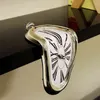 2019 Nouveau roman surréaliste Mélange de fonte des horloges murales surréaliste Salvador Dali Wall Watch Decoration Cadeau Home Garden 10084486603