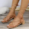 Sandalet Kadınlar 2022 Bahar Düz Renk İçi Boş Çap Çapa Büyük Kadın Ayakkabıları Kare Baş Gladyatör Shoessandals