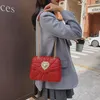 Borse da sera Rosso/Rosa Elegante Lady Tracolla a catena trapuntata a cuore di perle Designer da donna Solid Borse con patta in morbida pelle di grande capacità