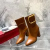 O outono e inverno mais recentes botas de fivela feminina moda moda de alta qualidade em borda zhu design confortável calcanhar médio 8,5cm de festas de luxo embalagem 35-40