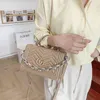 66% DE DESCUENTO bolsos de moda 2022 Nuevos bolsos de diseñador Bolsos de moda para damas hilo bordado simple y de moda Cadena de acrílico de mensajero de un solo hombro portátil