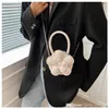 Flickor 3D Flower Handväskor Söta barn Candy Color Pu Leather One Shoulder Bags Fashion Children Metaller Chain Messenger Bags Mini Purse F1266
