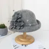 Berets Beckyruiwu Lady Party Formal Cloche Hats Elegant Fedora Hat Women Winter Sismmetric Brim 100％Wool Felt Beret Capberets Chur22