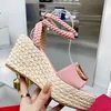Mode-Frauen Wedge Sandalen Sommer Neue Stil Nietfarben Seil Dicke Bodenkeil mit einer Schnalle Bequem hohe Schuhe wasserdicht