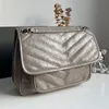 Axelväskor niki baby kedja väska i skrynkligt vintage läder kvinnor klasskoppling konvertibla rems klaffväska designer crossbody shopping handbag2023