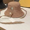 가역 디자이너 양동이 모자 남여 태양 모자 갈색 금속 편지 스트랩 패션 Sunbonnet 하이킹 모자 Casquette 남자 여자