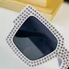 Prom Queen Glanz Sonnenbrille Noble Diamant Logo Weiß schwarz D4426B Übergroße Square Brille Europäische Männer Frauen Sonnenbrillen Perlen Silber Brille Hip Hop Lunettes