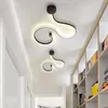 Vägglampa modern kreativ akrylkurva ljus nordisk led snake sconce för hem el dekors belysning fixture258m