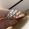Coppia di anelli di diamanti affascinante oro rosa 18 carati argento rombo carattere acciaio al titanio C anello di marca gioielli di moda per donna e uomo3376804