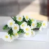 Fleurs décoratives Couronnes Bouquet Artificielle Daisy Soie Faux Fleur Fleur Avec Des Feuilles En Plastique Flores Pour DIY Maison Jardin De Mariage Decorati