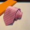 Mens Women Designer Silk Ties With Box Fashion Leather Neck Tie Bow For Men Ladies With Pattern V Letter Neckwear Color Neckties196p