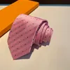 Mens Women Designer Silk Ties With Box Fashion Leather Neck Tie Bow For Men Ladies With Pattern V Letter Neckwear Color Neckties196p