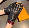 Rood gestreepte vijf vingershandschoenen Dames Fleece Letter Glove Winter Warming Riding Protection Handschoenen