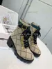Top haute version bottes pour femmes chaussures de créateurs de mode lettres brodées en jacquard défilé de luxe de la botte Martin talons hauts botte de cow-boy envoyer la taille de la boîte 35-42