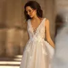 Aedmgh Oszałamiająca suknia ślubna plażowa 2022 V- Neck Backless A-Line Train Vestido de novia Eleganckie aplikacje ślubne suknie ślubne