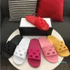 Couper la marque Femmes Slippers Summer Sandales Sandales Slip sur les tongs Flip Fems Tlides Sandale Femmes Designer Chaussures Amateur