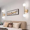 Wandlampen moderne LED -Lampe Nordisch kreatives Schlafzimmer Wohnzimmer Gangstreppe Nachtmilchglas runder Ball Gold Leuchtenleuchte