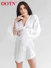 OOTN Plumes Épissé Robe En Satin Ceinture Robe Sexy Soirée Robes Soyeuses Femmes À Manches Longues D'été Doux Confortable Maison Robe Noire T220804