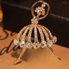 Stift broscher vintage design ballerinas brosch rhinestone ballet för kvinnor som lyser kristall pin klänning kappa tillbehör juvelypins kirk22