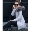 Künstliche Waschbären Pelzkragen Winterjacke Frauen Winter und Herbst tragen hochwertige Parkas Outwear Frauen lange Mäntel 210910