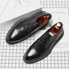 Zapatos de vestir Estilo británico Casual Business Formal Use Boda Hombres Negro Cuero de cuero Lace Up Ruber Sole Office Calzado