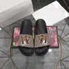 Pantofole firmate da donna Scivoli in gomma Sandali fioriti piatti Sandalo da spiaggia estivo Scivolo Piattaforma piatta Lady Home Infradito Pantofola causale per ragazze di fiori a righe 35-48