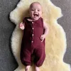 Sommar nyfödda spädbarn baby pojkar flickor rompers jumpsuits playsuits onepiece bomullslinne muslin ärmlös småbarn babykläder G220510