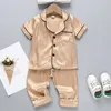 LJW Kinderpyjama-Set Babyanzug Kinderkleidung Kleinkind Jungen Mädchen Eisseide Satin Tops Hosen Set Home Wear 220507