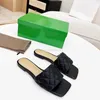 VENETA Slide Designer Slipper Sandalia de lujo Sandalias de mujer Diapositivas de marca Flip Flop Lady Slide Diseño de fondo plano Zapatos casuales Zapatillas de deporte por