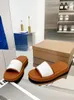 TOP femmes de qualité 2022 Populaire classique brodé pantoufles à carreaux sandales Cuir classique falt talon chaussures design de marque avec marque