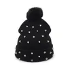 Boinas garotas garotas rebite os gorros de pompom de inverno hip hop punk chapéu de malha de malha quente bonnet street spikes skullies fêmeas capitões femininos