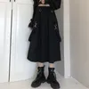 HOUZHOU Falda larga gótica Mujer Mall Goth Punk Cadena Bolsillo Correa suelta Negro Cintura alta Midi Grunge Harajuku Streetwear 220322