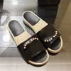 مصمم C فاخر النساء Slippers Sandals Diamond Big Logo Fisherman Flat Sliper Scuff Summer Low Heel Slides Flip Flops Size 34-40 مع صندوق أصلي وأكياس الغبار