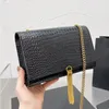 Tasarımcı Zarf Crossbody Bag Ladies çanta omuz çantaları timsah gerçek deri ince zincir donanım harfleri metal püsküller kalite