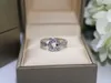 Круг -раунд классический бриллиант -обручальный кольцо дизайнер женщин кольца любители свадьбы Подарок обручальные ювелирные изделия с коробкой