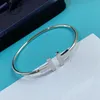 Bangle Vergulde Verstelbare CZ Kristal Pulsera Dubbele T-vormige Metalen Manchet ArmbandenBangle Open Kruis Bedelarmband voor Vrouwen O9553149