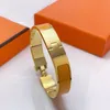 Designer Titanium Steel -armband Emalj Klassisk lyx Bangle Men Kvinnor Size 17 19cm Toppkvalitet Multicolor Gold Buckle Fashion Accessories Ladies Gif