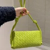 Tasarımcı Omuz çantaları Mini Loop Kamera Çantası Mini Tote preslenmiş intrecciato Çapraz vücut Zip kapatmalı çantalar Düz deri Örme cüzdanlar bozuk para cüzdanı BOX'lu