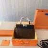 Bolso de diseñador de moda Bolsos individuales Bolsos con cremallera Bolso de hombro Pocke Mujeres Diseñadores de cuero de lujo Carteras Damas Monedero largo por marca 013