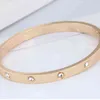 مصمم Carti Bracelets Card Family 18K Rose Gold Bracelet Female Love Edious Full Sky Star Titanium Steel Diamond Wide and Narrow Classic Male