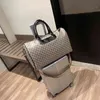 المحافظ الولايات المتحدة Wanghong Travel Boarding BACK المرأة ذات سعة كبيرة كتف واحد حقيبة الكتف مخرج المبيعات عبر الإنترنت
