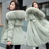 Veste d'hiver en coton pour femmes de style coréen surmonte le style court à la taille montre un manteau en coton mince et épais 201128