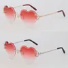 Vente en gros Cadre en or 18 carats Tendance anormale Lunettes de soleil Femmes Sans Monture UV400 Luxe Diamant Coupe Hommes Lunettes Design Extérieur Miroir Été Voyager En Plein Air