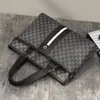 Lüks tasarımcı çanta erkekler için iş evrak çantası belgeleri 14 "dizüstü çantası moda rahat erkek seyahat omuz crossbody