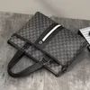 Lüks tasarımcı çanta erkekler için iş evrak çantası belgeleri 14 "dizüstü çantası moda rahat erkek seyahat omuz crossbody