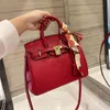 Lady Bag mizaç çantaları omuz cüzdanı 2022 Luxurys Tasarımcıları Kaliteli Kadın Çanta Moda Çantaları Anne Klasik Artwork debriyaj Çanta Tavaları Baskı