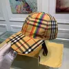 Designer Burbberies Ball CPAS New England Plaid Rainbow Men039S Women039S Universal Baseball Cap Plaid mångsidig fyra säsong5367719