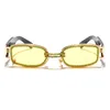 Okulary przeciwsłoneczne prostokąta Kobiety luksusowe projektant punkowe okulary słoneczne mężczyźni dhinestone steampunk przezroczysty obiektyw feminosunglasses