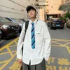 Camisas casuales para hombres Camisa de estilo de Hong Kong para hombres Camisa básica japonesa suelta de primavera y otoño Universidad Dk Uniforme para enviar TieMen's Eldd22